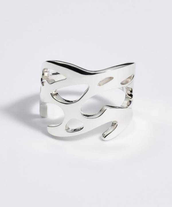 ジュエリーブランドLAMBDA(ラムダ)がグラフィックデザイナー／アーティストGUCCIMAZEとのコラボレーションを発表。GUCCIMAZEのグラフィックがジュエリーとして立体的に表現される初の試み。