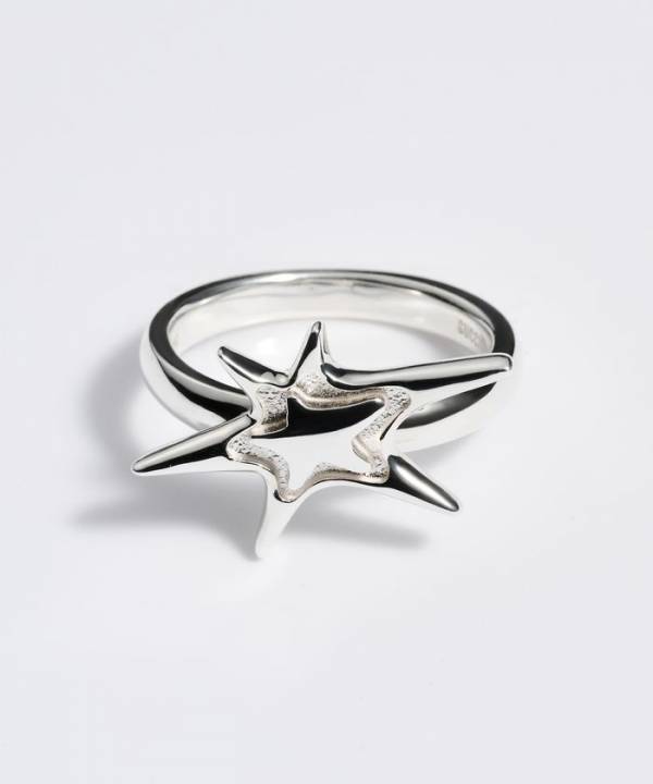 ジュエリーブランドLAMBDA(ラムダ)がグラフィックデザイナー／アーティストGUCCIMAZEとのコラボレーションを発表。GUCCIMAZEのグラフィックがジュエリーとして立体的に表現される初の試み。