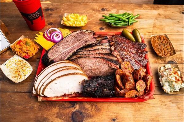 栃木県塩谷町に“名水十傑”の水風呂や薪サウナを愉しめるテキサスBBQダイナーがOPEN！クラウドファンディングの締切迫る