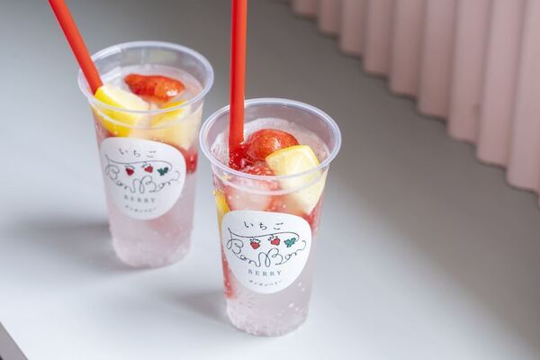 梅雨を楽しむ、雨の日限定のいちごの雲ソフトが新登場！さらに、期間限定のひんやりメニューも！