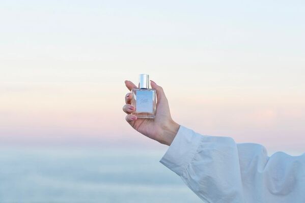 雨上がりの澄んだ空気を感じさせる香りの香水「scent 4」を発売　新商品が体験できるポップアップイベントを6/22に南青山で開催