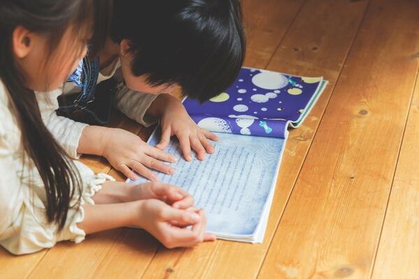 環境問題を可愛くデザイン　心を育み子どもの記憶に残る絵本カーテンが6月17日からMakuakeで発売