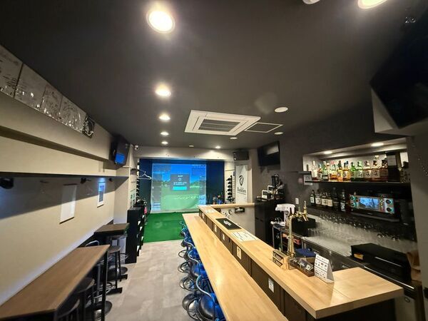 [日本橋] 梅雨時期でも完全プライベート空間で室内ラウンド！ゴルフバー GOLF & BAR Buddies が「DAY TIME GOLF」開始