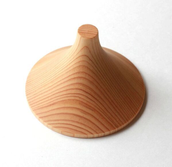 世界初の富士山のヒノキ材サングラスを装用体験！東京・KITTE「しずおか富士山PR展 in東京」に出展