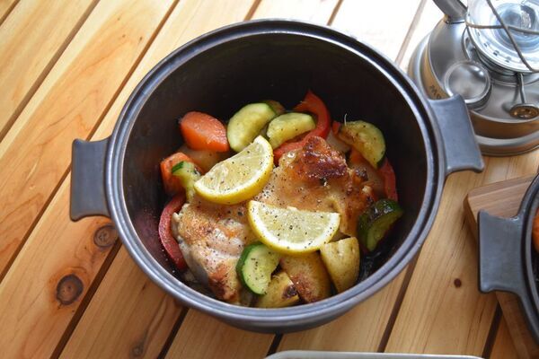 伝統の瀬戸焼製で超軽量・レンジもOKのダッチオーブン「マルチダッチオーブンSETO」がmachi-yaにて先行販売開始！自宅でもアウトドアでも本格調理が可能