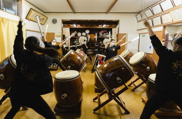 現代美術家・内藤礼のコミッションワーク、富山のアートホテル「楽土庵」にて公開を開始。