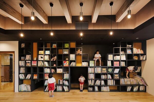 米国最大の建築メディアArchitizer主催の建築賞において「幼稚園建築部門」「教育施設インテリアデザイン部門」で最優秀賞をダブル受賞