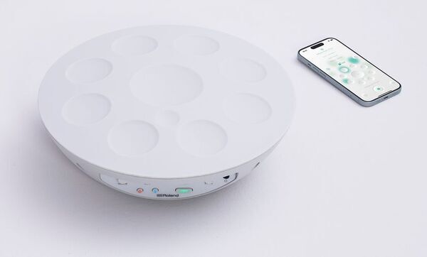 指で叩いて気軽に演奏できるユニークな電子ハンド・パーカッションが登場