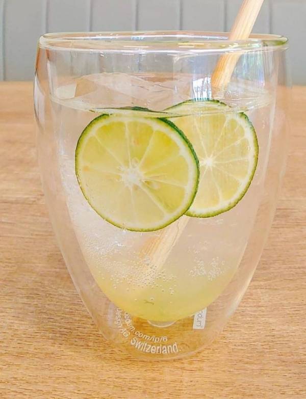 阿波の旨辛バーガー×メロンの清涼感！くるくる なるとで味わう夏のごちそう　地元食材の魅力をぎゅっと詰め込んだ、映えておいしい夏限定メニュー登場！