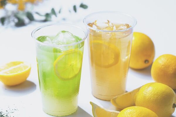 日本茶専門店「宇治和束園」がSAVVY8月号に掲載　人気の「アイス抹茶ラテ」が表紙に採用！