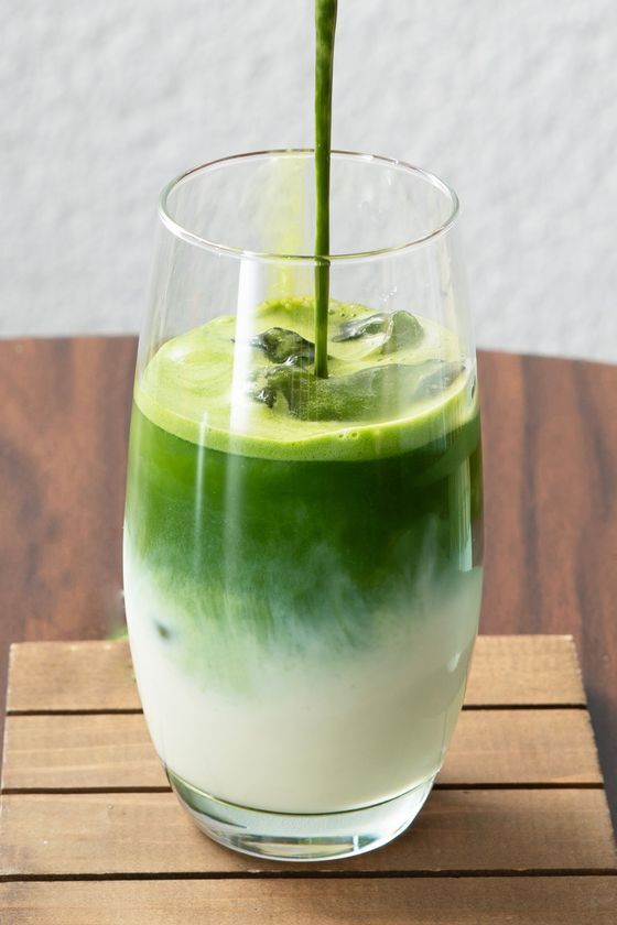 日本茶専門店「宇治和束園」がSAVVY8月号に掲載　人気の「アイス抹茶ラテ」が表紙に採用！