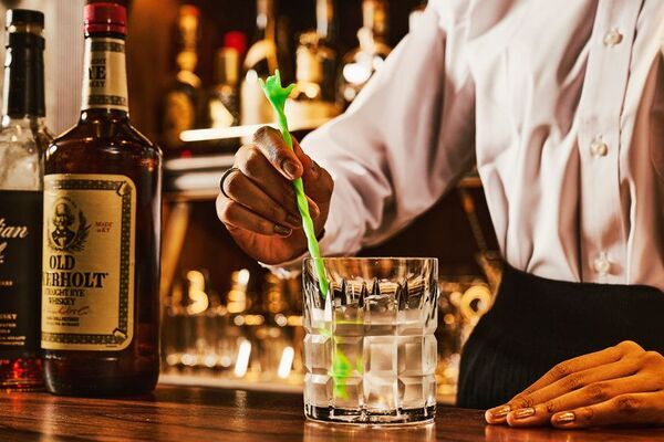 サンゾー工務店発、パーティーグッズ「ハンドラー(マドラー)」がクラファン開始2時間で目標金額を200％達成