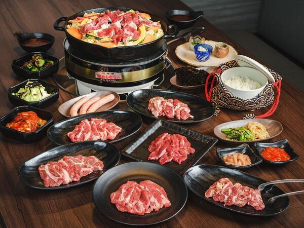 “朝食がおいしいホテルランキング全国1位”を獲得した朝食ビュッフェが売りのホテルが仕掛ける新たな朝食──先行オープンの“日本一の囲炉裏朝食”を誰よりも早くご堪能ください。