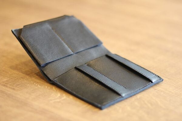 総額1億円以上を販売！薄さわずか6mmのミニマム財布『Tenuis』シリーズ最新版の先行予約販売を開始