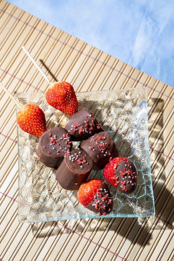 【いちごBonBonBERRY ATAMI HOUSE.】夏を味わういちご尽くしのかき氷が登場！新作「トリプルベリーいちごおり」、7/4(金)発売～さらに7/12～16は「いちごの夏祭り」開催！いちごだらけの縁日イベントも～