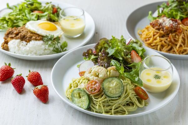 ＜いちご専門店の道の駅＞静岡県産いちごを削ったかき氷「けずりいちごおり」第2弾が新登場！今年は真っ赤なかき氷で、夏を鮮やかに盛り上げます！