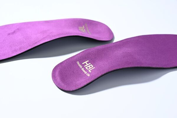 40代からの“美のゆらぎ”を、足元から支える美姿勢インソール『HBLインソール』を7月7日より公式オンラインストアにて販売