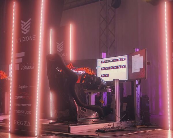 コンパクトな本格レーシングコックピット『DRAPOJI Lite』　2025年8月1日より予約受付を開始！