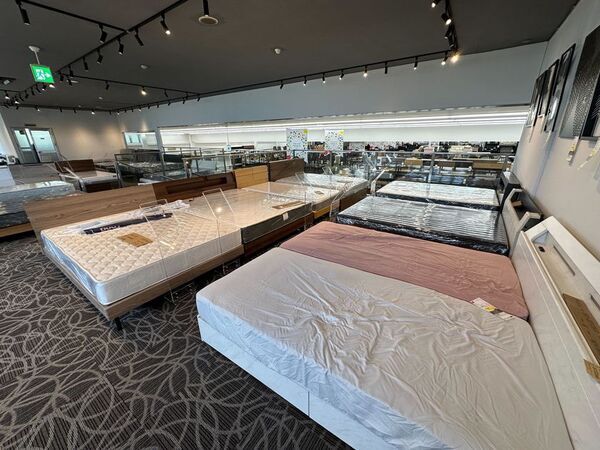 愛知県豊田市にアウトレット家具専門店「プラスリビング 豊田店」が8月2日(土)グランドオープン！期間限定 オープニングセールも開催