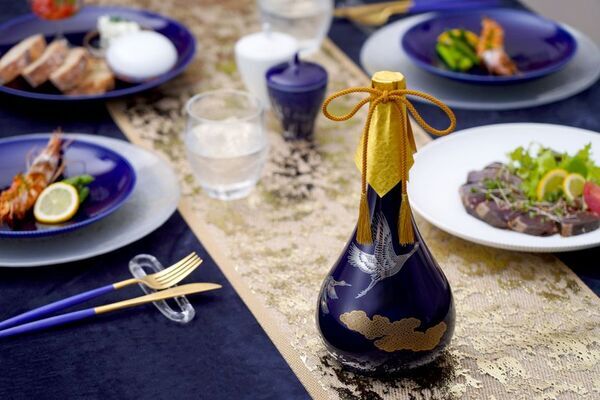 創業40周年記念！宗政酒造が有田焼「香蘭社」とコラボしたオリジナル陶器ボトル『継新』数量限定発売