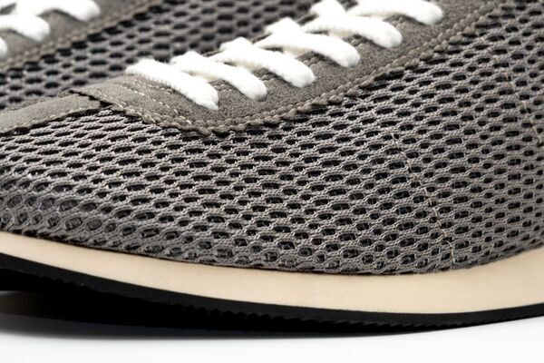 通気性素材「SUPER MESH」で真夏も快適な足元に！酷暑を制する“換気するスニーカー”「CITY VENT」発売