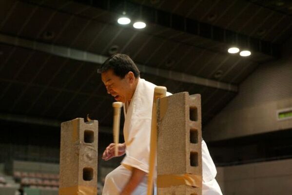 空手家・三瓶啓二師範が伝える“生涯武道”の極意をまとめたDVD「達人への道」の制作プロジェクトをCAMPFIREで7/1に開始