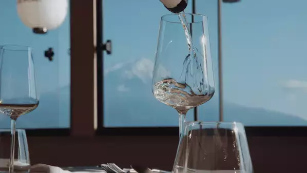 河口湖唯一の湖上レストラン『HAMANASHI HOUSEBOAT』最新映像を公開　公式ウェブサイトも同時リニューアル