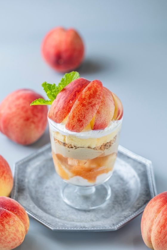 「旬到来！とろける桃、はじけるとうもろこし」TAMAGOYAベーカリーカフェ「桃スイーツ＆とうもろこしフェア」開催