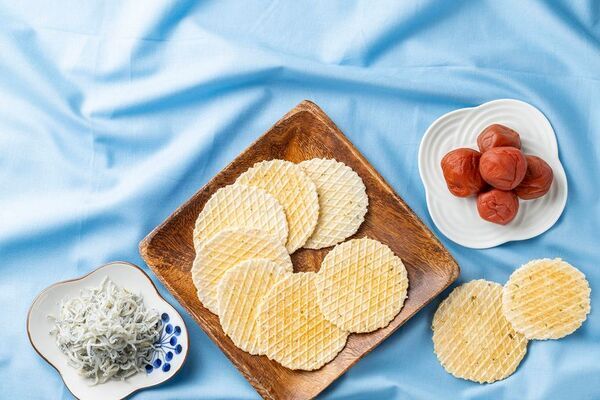 【リリース第2弾】「道の駅そらっと牧之原」7/18(金)12時グランドオープン　牧之原の茶畑そばに、茶白湯ラーメン、茶ル茶ルチキン！？お茶グルメや土産品が勢揃い！ソフトクリーム、クレープの抹茶スイーツ、抹茶あんぱんや生ドーナツのベーカリーも登場！！