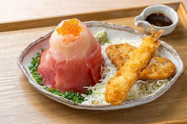 【リリース第2弾】「道の駅そらっと牧之原」7/18(金)12時グランドオープン　牧之原の茶畑そばに、茶白湯ラーメン、茶ル茶ルチキン！？お茶グルメや土産品が勢揃い！ソフトクリーム、クレープの抹茶スイーツ、抹茶あんぱんや生ドーナツのベーカリーも登場！！