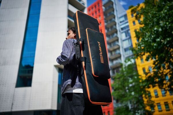 快適な移動をサポートするキーボード用キャリング・バッグ2モデルを発売