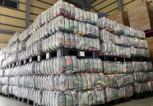 関東の古着小売の最前線『古着屋3peace』と関西の古着卸売の最前線『古着卸CLASS1』の業務提携締結を発表