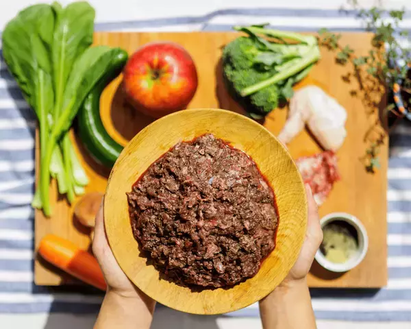 犬用生食フード「ハグボックスブレンド」　西日本最大級のペットイベント「インターペット大阪」初出展で全5,000食を完売！東京での出展とあわせ累計10,000個達成！