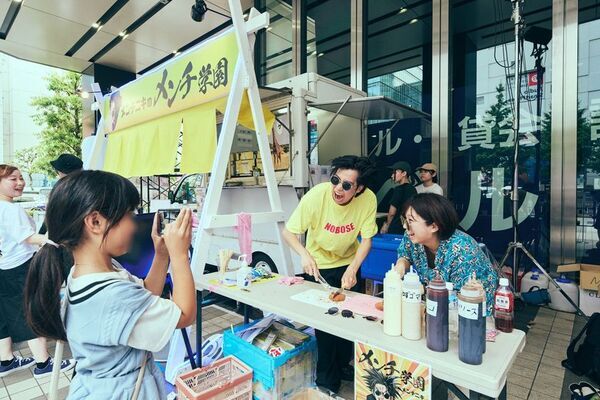 【イベントレポート】「脳汁」をテーマにした新感覚フードフェスに3日間で約10,000人が来場！“イキすぎた愛と混沌のフードフェス”『脳汁横丁』