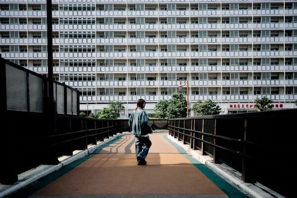 ［OPENING ACT×UMBRO］唐田えりかが纏う、都市の余白。新作コレクションを発表＆スペシャル撮影ビジュアルが公開