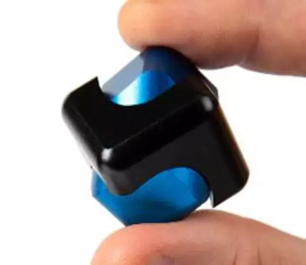 世界最大の国際玩具見本市「シュピールヴァーレンメッセ」のToyAward2025ファイナリストアイテムがついに日本上陸！ベアリングが生み出す高回転力が魅力のフィジェットトイ！