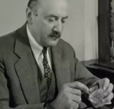 ブランド創始者「ラザール・キャプラン」生誕142周年１世紀を超えて受け継がれる至高の輝き