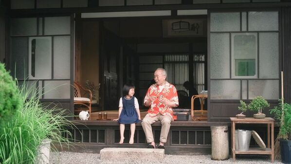 付属の専用ライトの光で瞬間接着！CM「アロンアルフア光　「おじいちゃんと孫」篇　改」7月22日より全国オンエア開始！