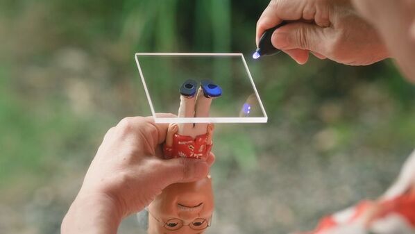 付属の専用ライトの光で瞬間接着！CM「アロンアルフア光　「おじいちゃんと孫」篇　改」7月22日より全国オンエア開始！