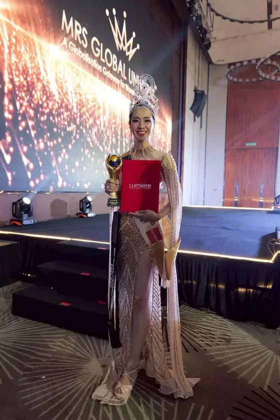 【GUJから世界へ】日本人女性が2度目の世界一！SATOKOさんがミス・ミセスグローバルユニバース世界大会2025で優勝！