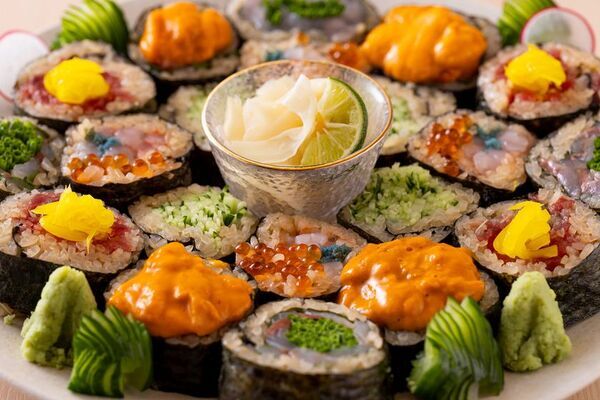 【2025年7月23日(水)グランドオープン】日本の伝統と革新が交差する、美食の舞台「能登前寿司と原始焼き 鮨 湊崎」 金沢・片町に誕生