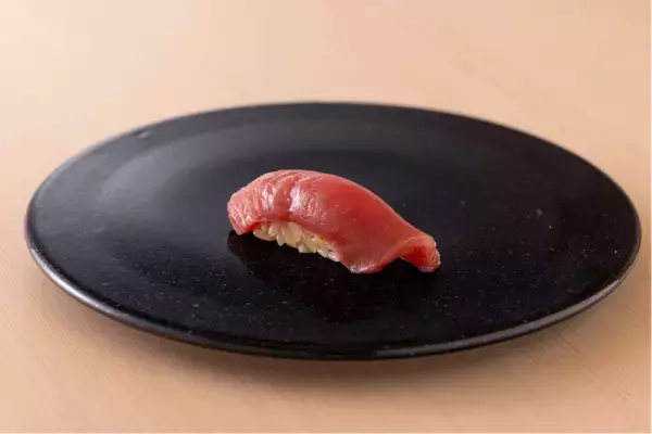 【2025年7月23日(水)グランドオープン】日本の伝統と革新が交差する、美食の舞台「能登前寿司と原始焼き 鮨 湊崎」 金沢・片町に誕生