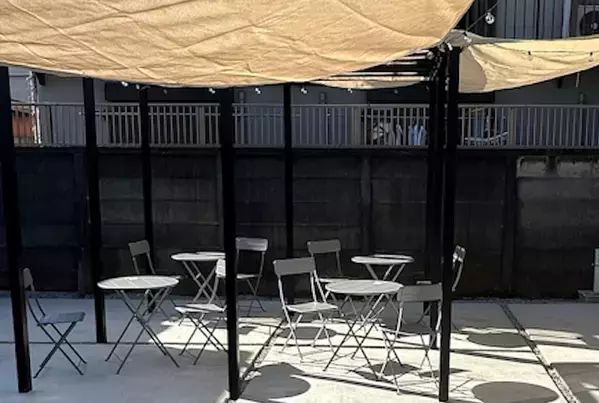 東京谷中の“SMPL CAFE”が高コスパ夏限定の新作スムージー「メロンと甘酒のスムージー」と昨年大好評だった「ももと甘酒のスムージー」を発売