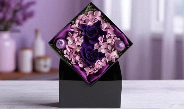 “好き”は枯らさない。アクリルスタンドやペンライトと一緒に飾れる「推し色フラワー」発売