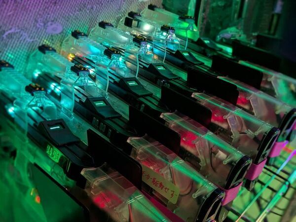 千葉県印西に屋内型パーク「リアルFPSアリーナ」がオープン　光・レーザーを使った遊びを満喫する新型テーマパーク