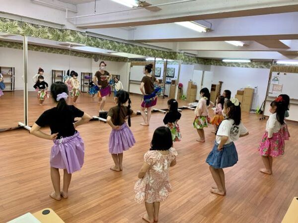 確かな技術と指導力をもつ主宰講師が教えるフラダンス・タヒチアンダンスクラスの8月の体験会日程のお知らせ