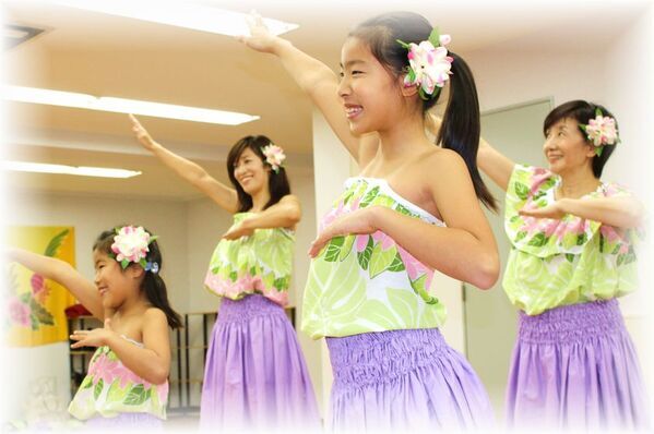 確かな技術と指導力をもつ主宰講師が教えるフラダンス・タヒチアンダンスクラスの8月の体験会日程のお知らせ