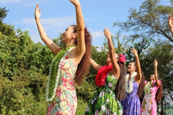確かな技術と指導力をもつ主宰講師が教えるフラダンス・タヒチアンダンスクラスの8月の体験会日程のお知らせ