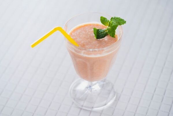 ＼夏の電気代節約には「冷蔵庫7割収納」がカギ／　常温保存可能なロングライフ牛乳の活用で賢いストックを始めよう！夏に食べたい簡単“牛乳”レシピも大公開！