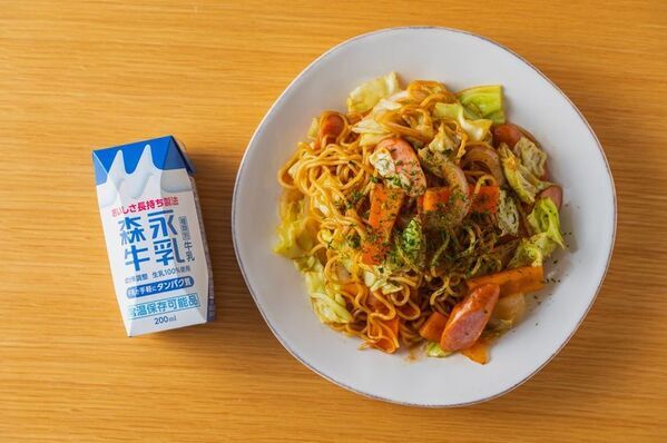 ＼夏の電気代節約には「冷蔵庫7割収納」がカギ／　常温保存可能なロングライフ牛乳の活用で賢いストックを始めよう！夏に食べたい簡単“牛乳”レシピも大公開！